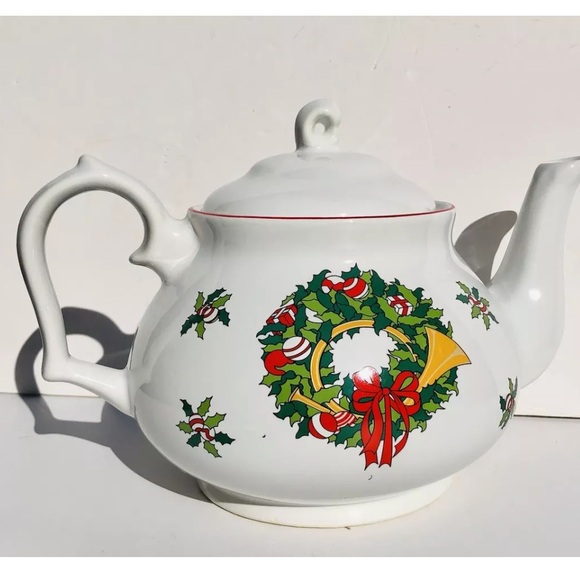 CELEBRATE THE SEASON TEAPOT CHRISTMAS 6 CUPS 6 1/2" X 10" VINTAGE HOLIDAY Ps2 - Picture 2 of 9